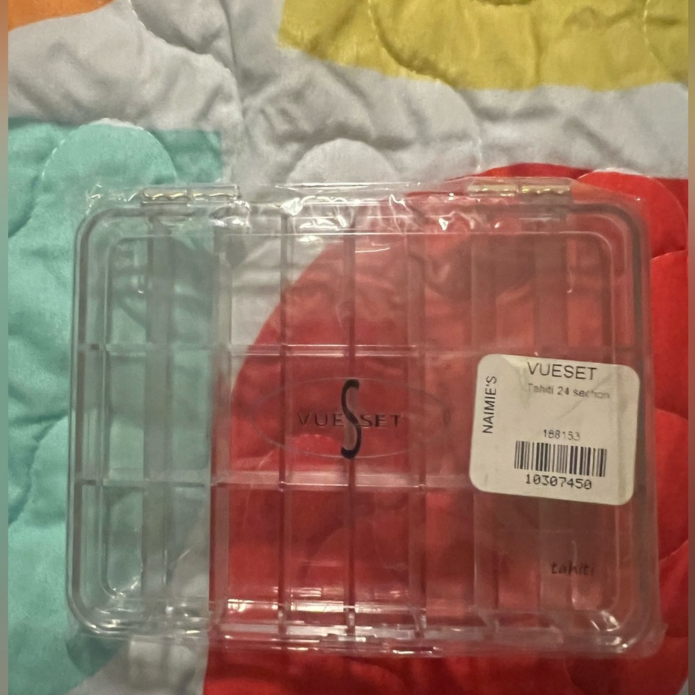 NIB Small  Vuesset palette 24 well lipstick